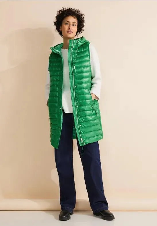 Lange gewatteerde bodywarmer met capuchon