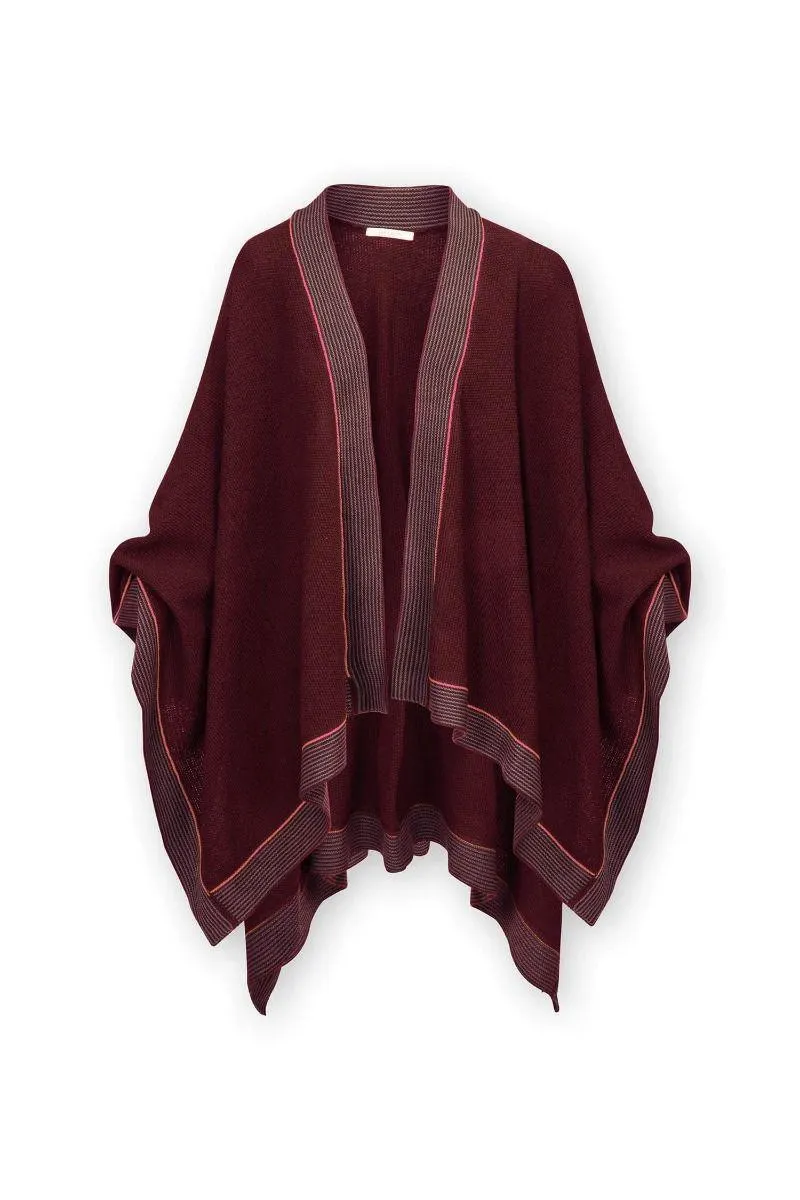 De nieuwe shawls zijn verkrijgbaar in verschillende kleuren zodat je ze kan combineren met al jouw outfits. Draag de shawl nonchalant of wikkel jezelf goed in om wat warmer te blijven.