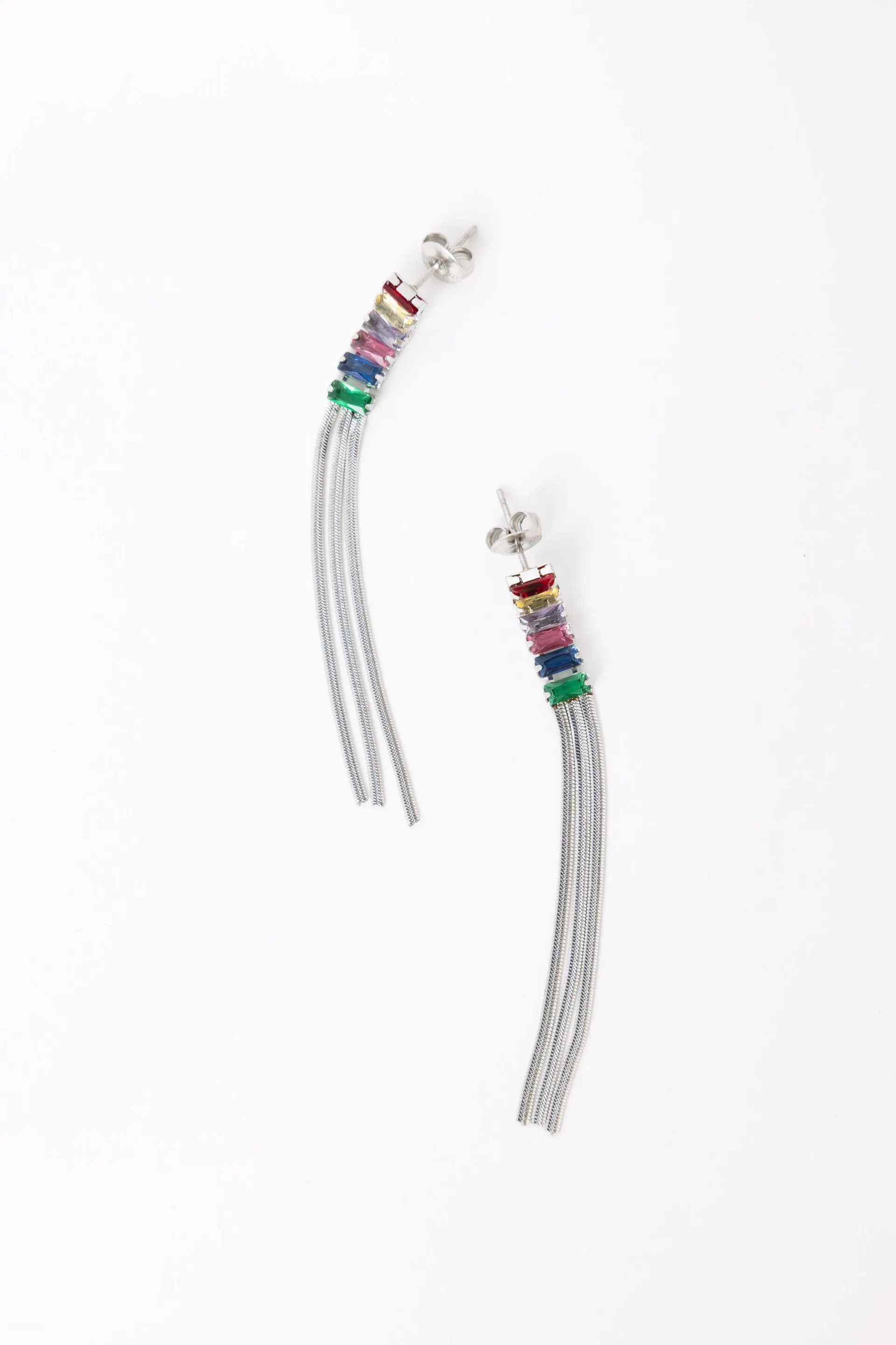 Zilverkleurige waterval oorbellen met gekleurde steentjes