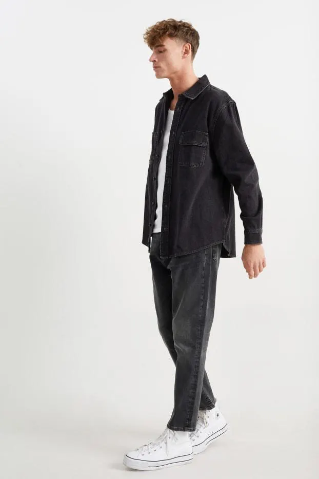 Relaxed tapered jeans