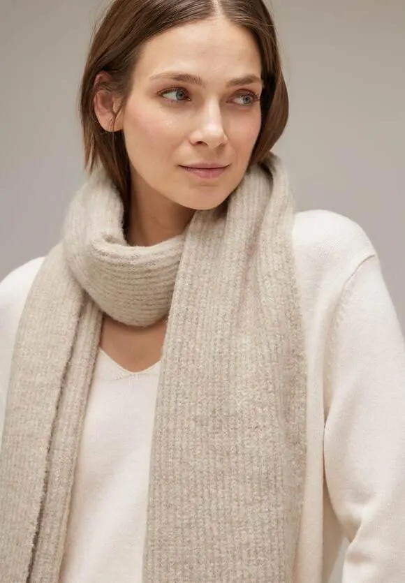Lange gebreide sjaal