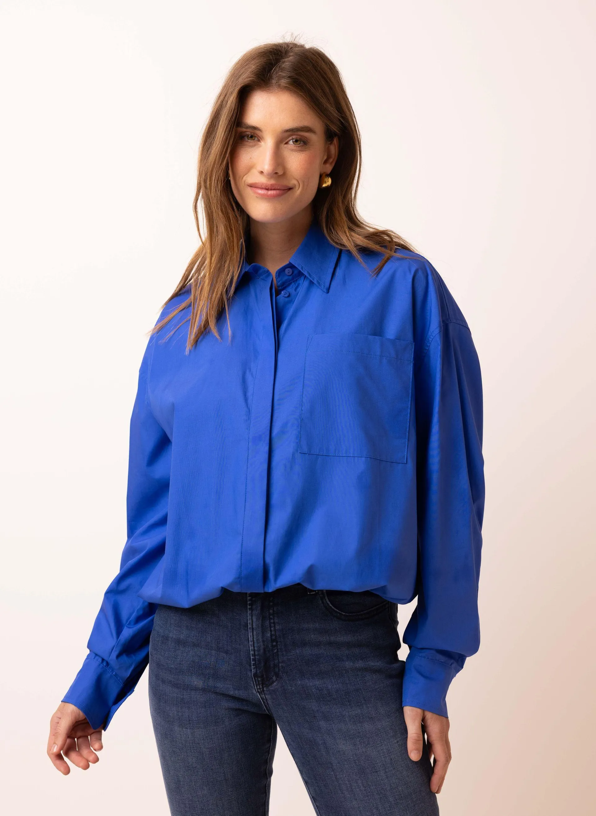 Kobaltblauwe blouse met trekkoord