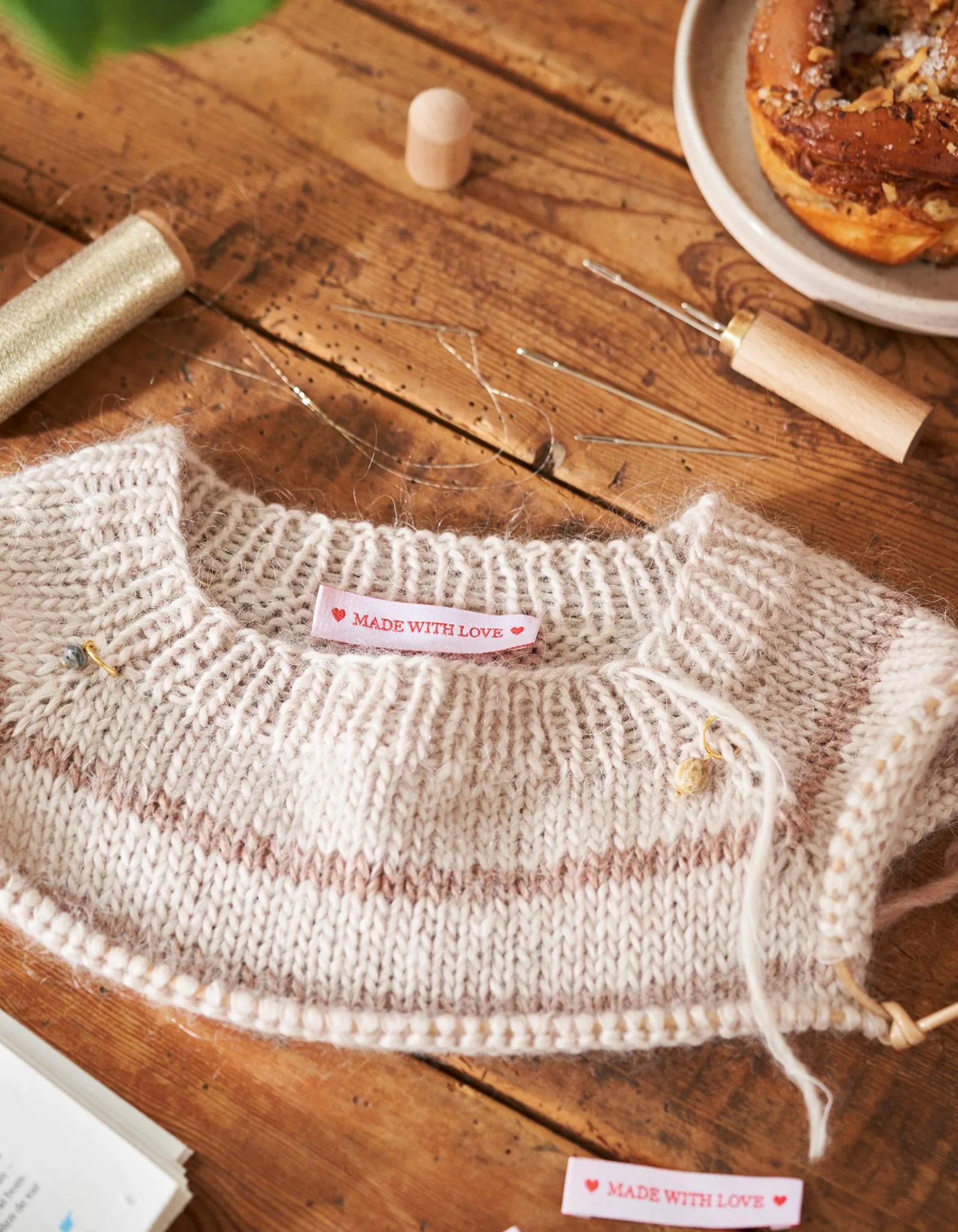 Geweven labels Polyester. 6 x 1,5 cm. 10 stk.