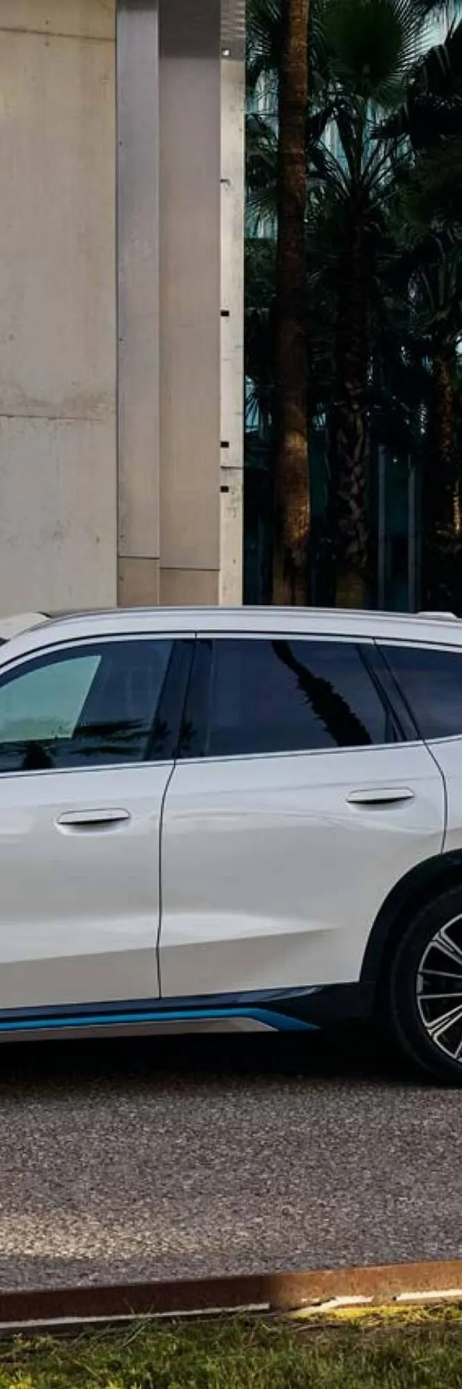 BMW folder - iX1 & X1 van 31 december tot 31 december 2023 - Folder pagina 60