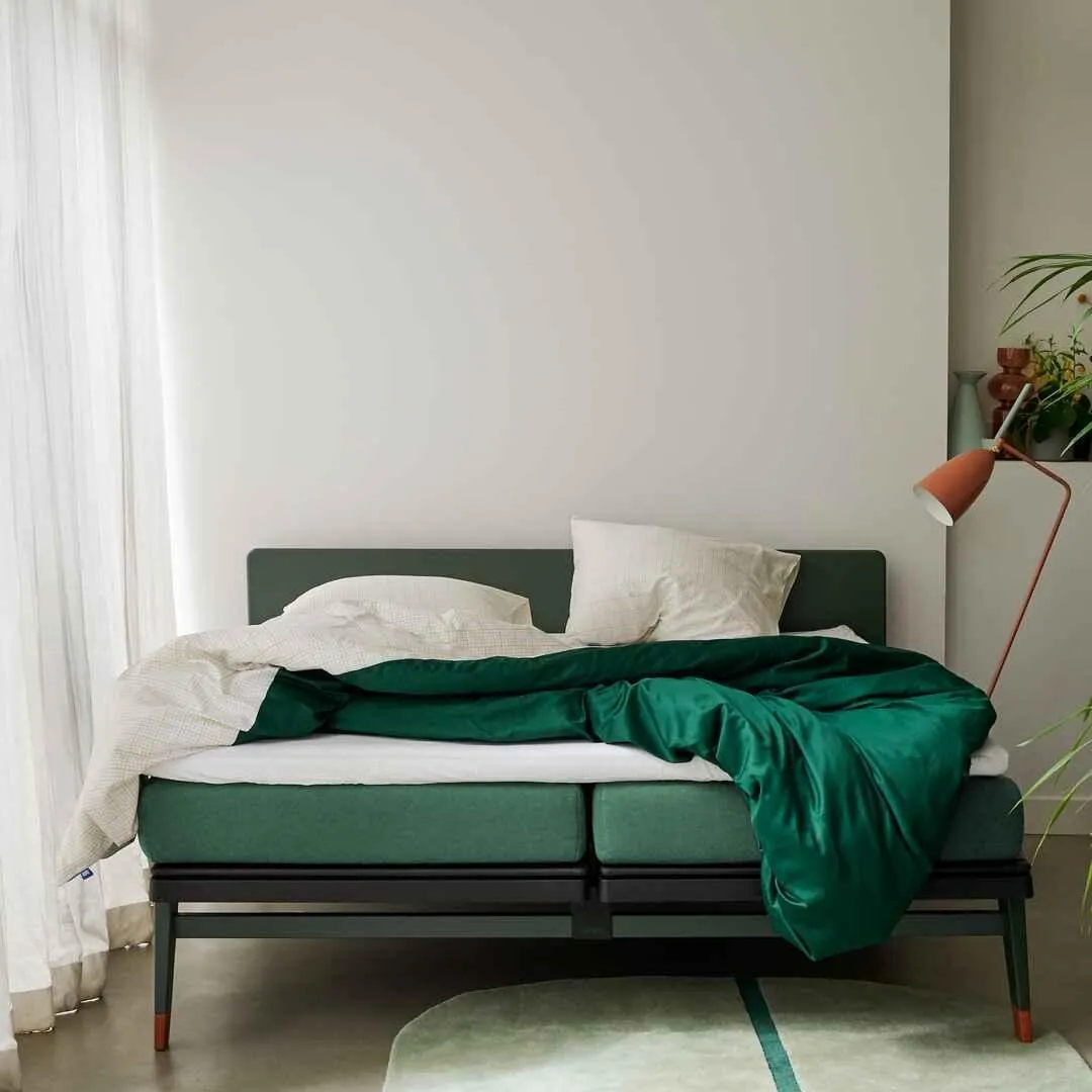 Original Pine green met Straight hoofdbord en tafeltje Pine green