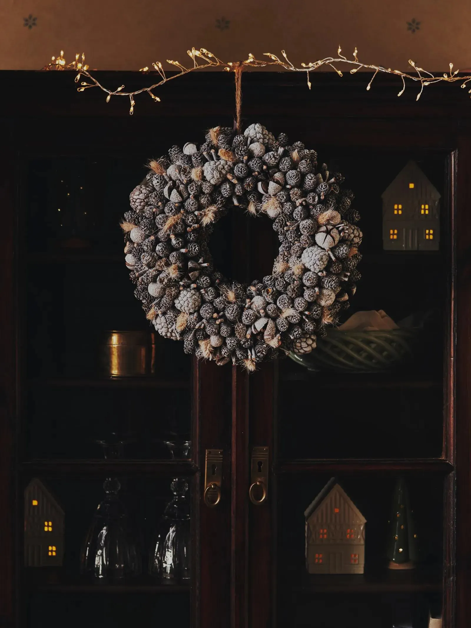 Pixi witte dennenappelkrans Ø30