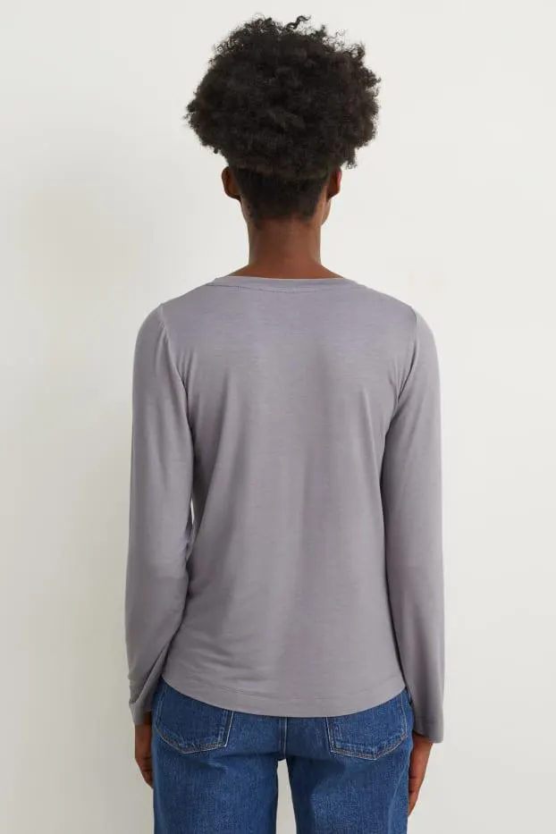 Basic long sleeve top