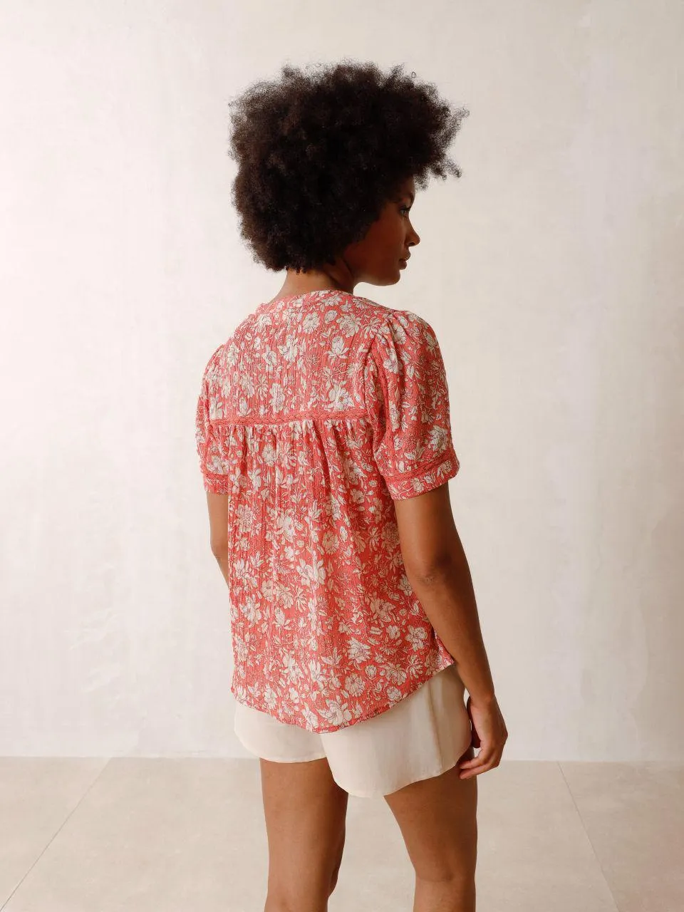 DETAILED SLEEVE SHIRT