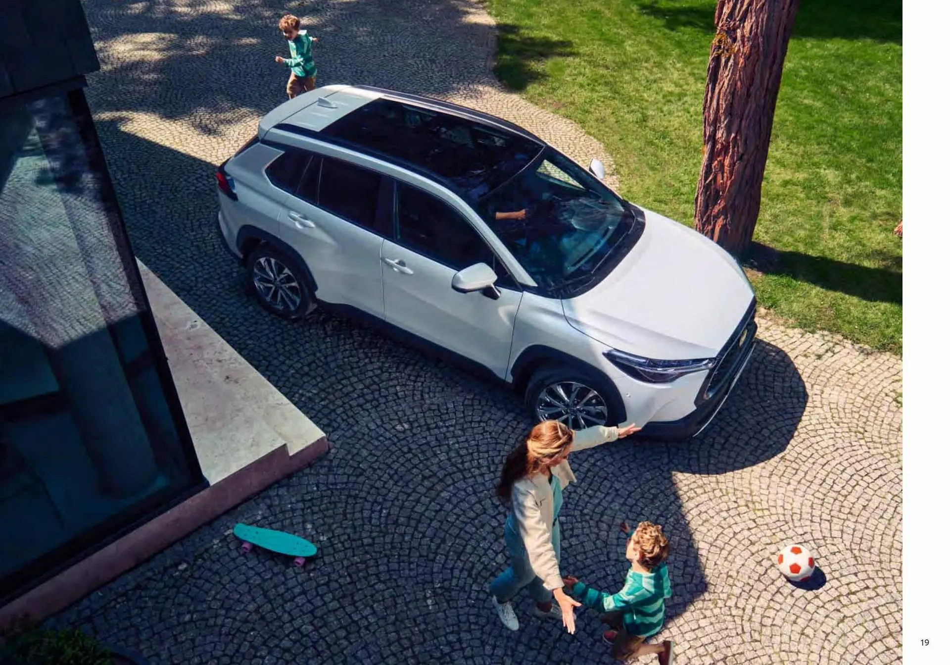 Toyota Corolla Cross folder van 8 januari tot 8 januari 2024 - Folder pagina 19