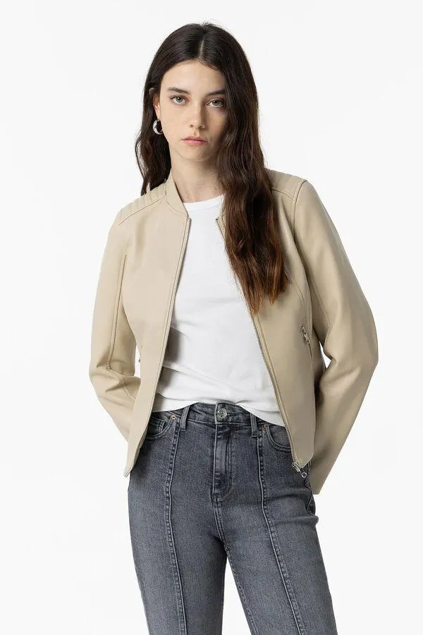 Cazadora con Efecto de Piel