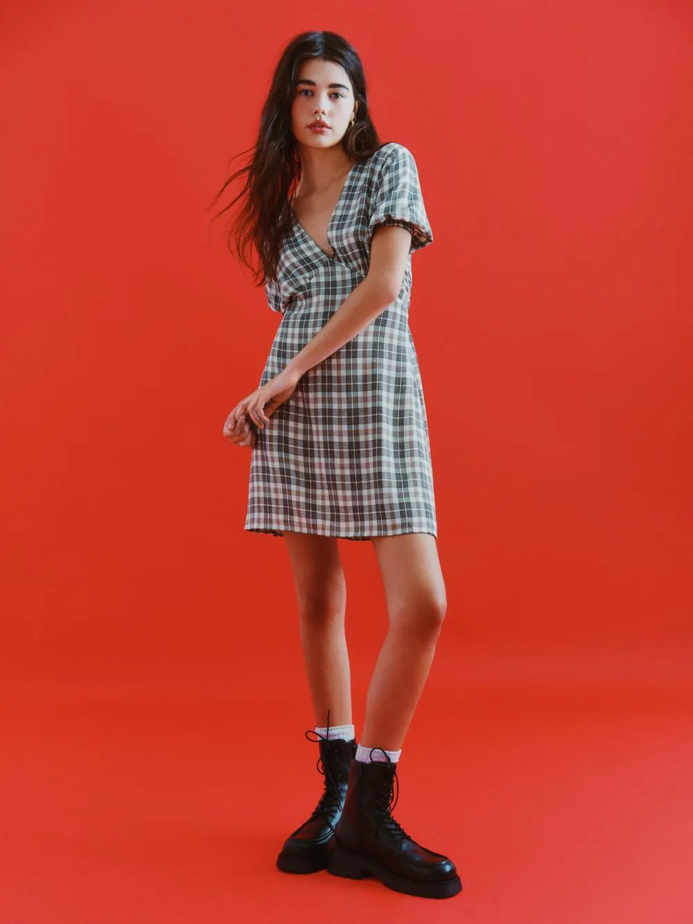 Minivestido de cuello de pico a cuadros