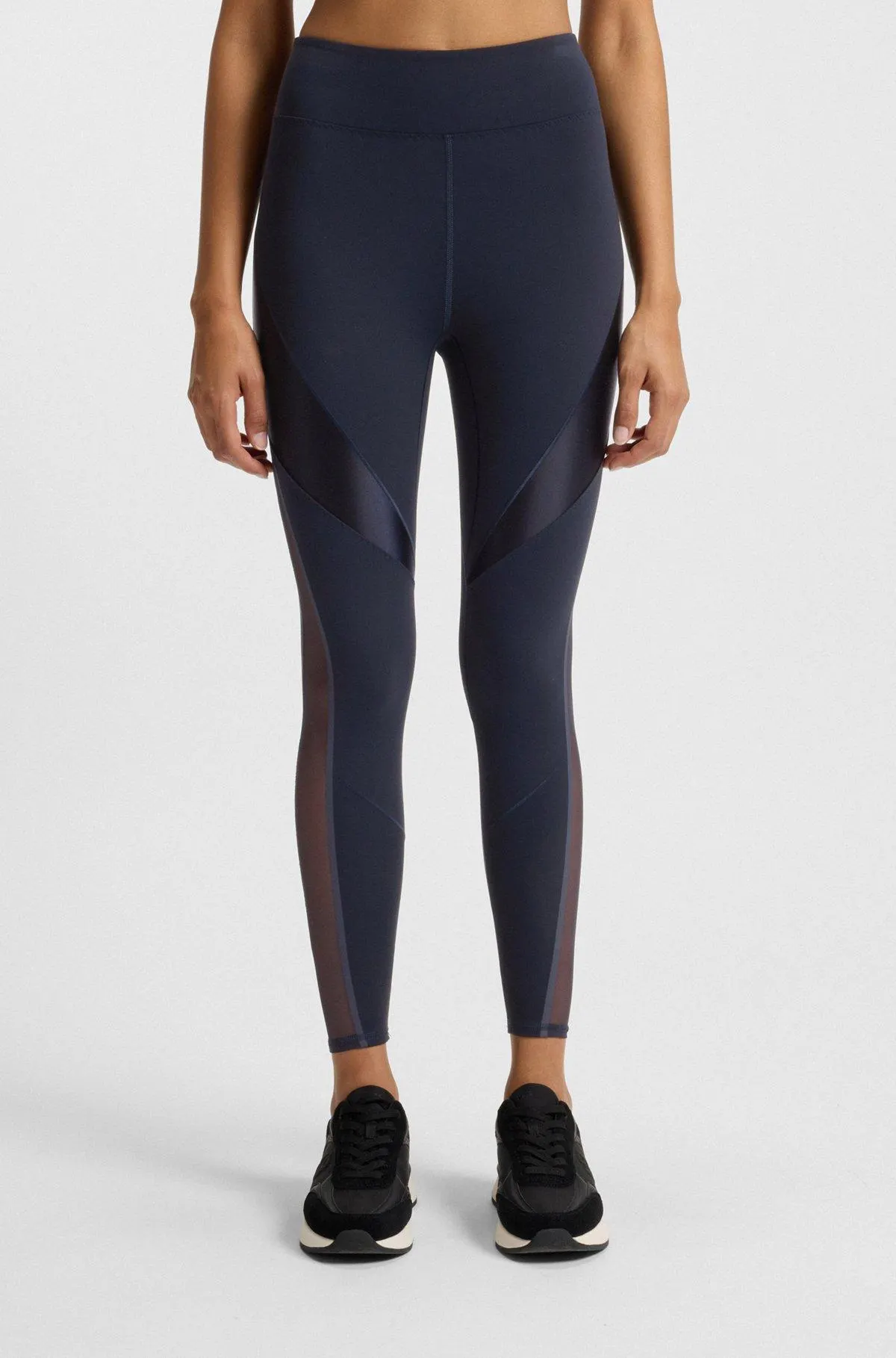 Active leggings with mesh inserts