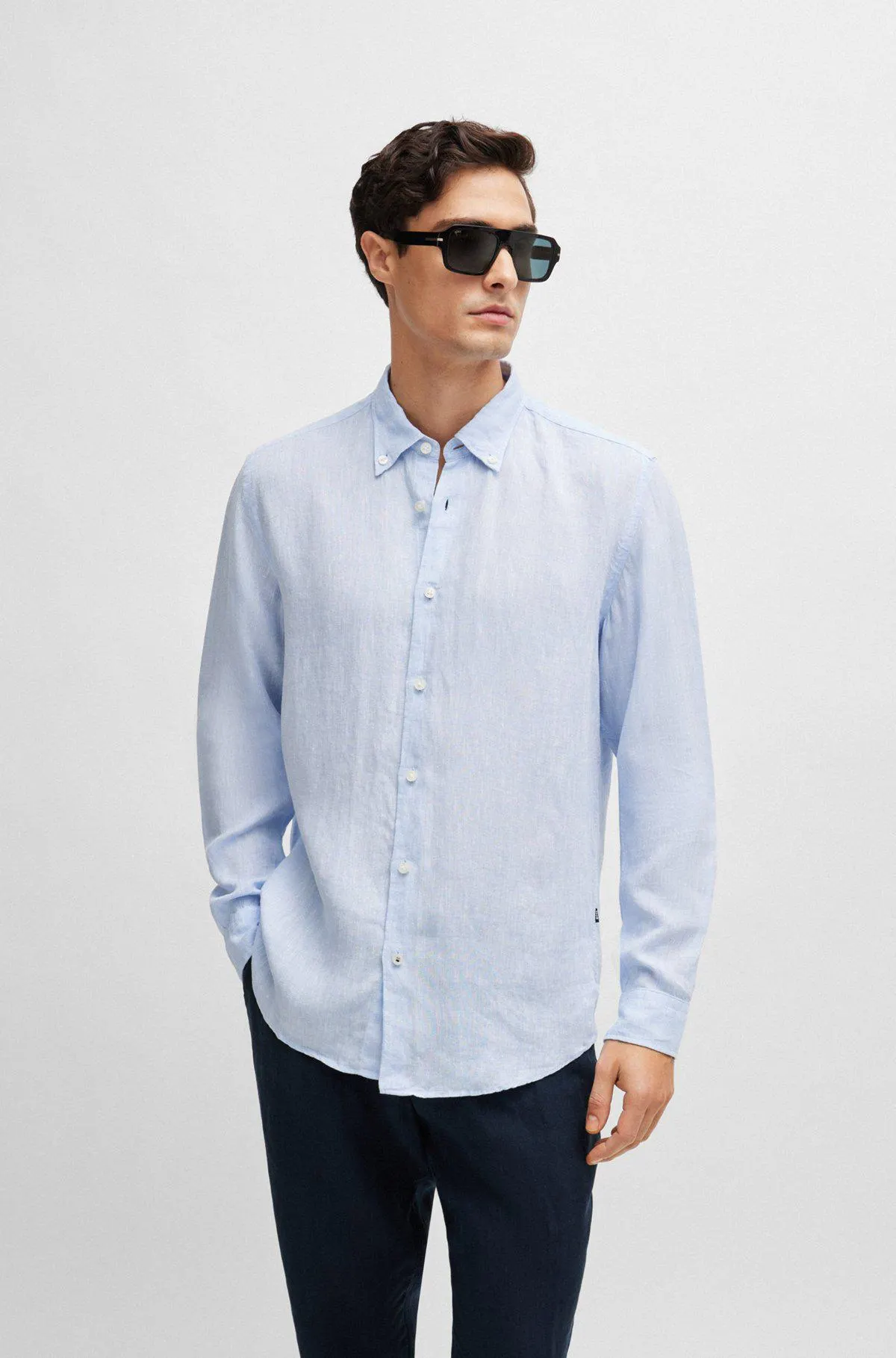 Regular-fit linen shirt with button-down collar