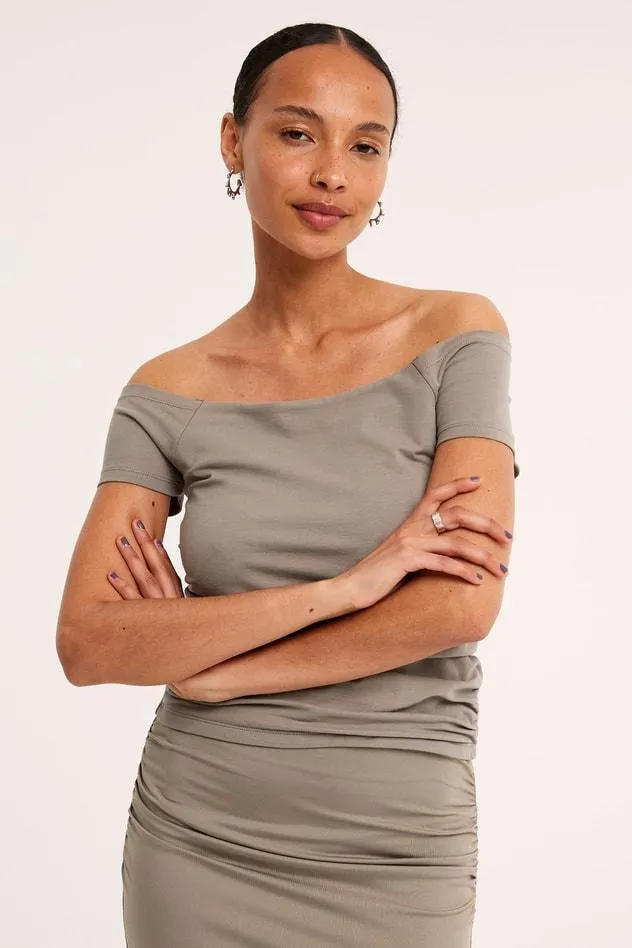 Off shoulder-topp