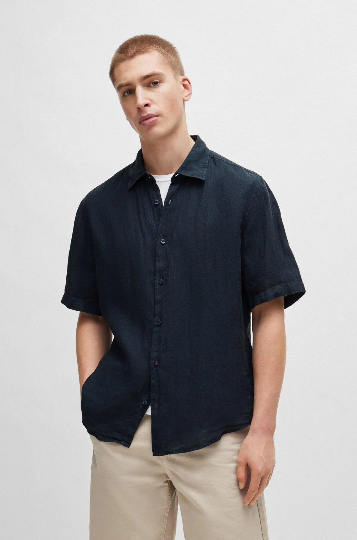 Regular-fit shirt in linen canvas