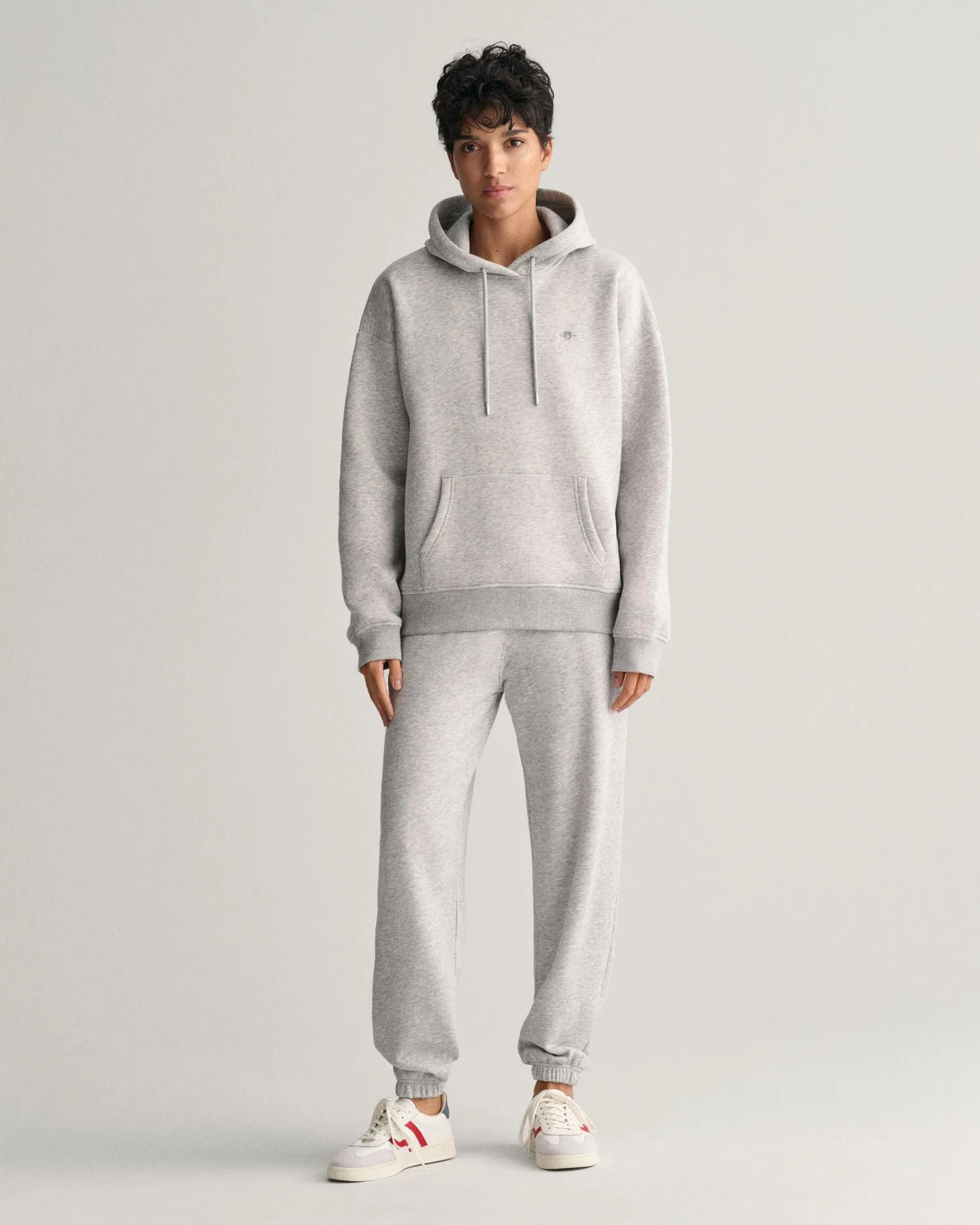 Joggebukser med liten shield-logo