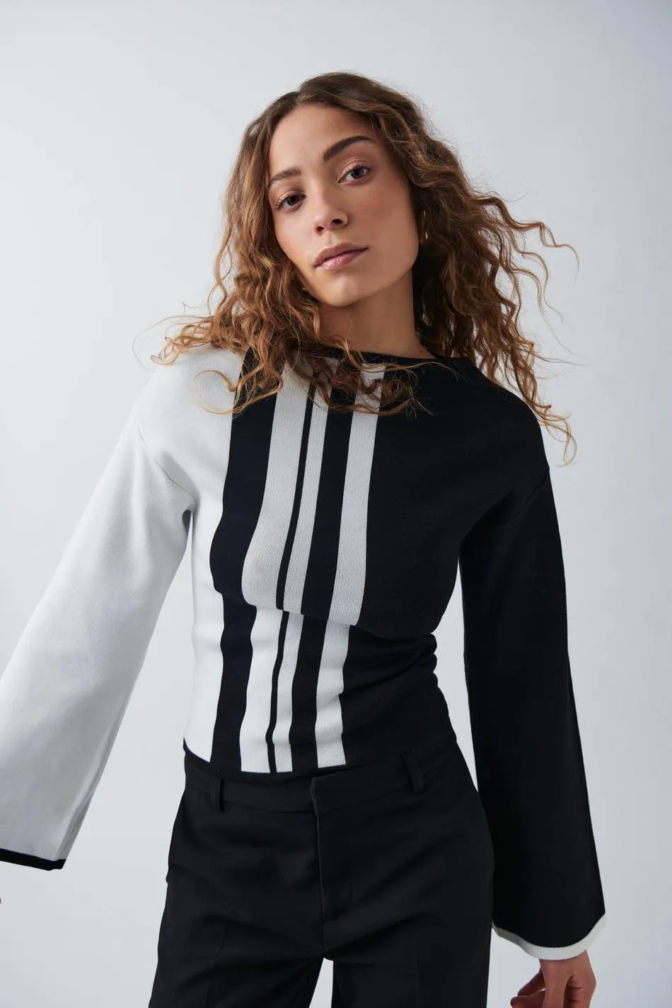 Wide sleeve knitted top