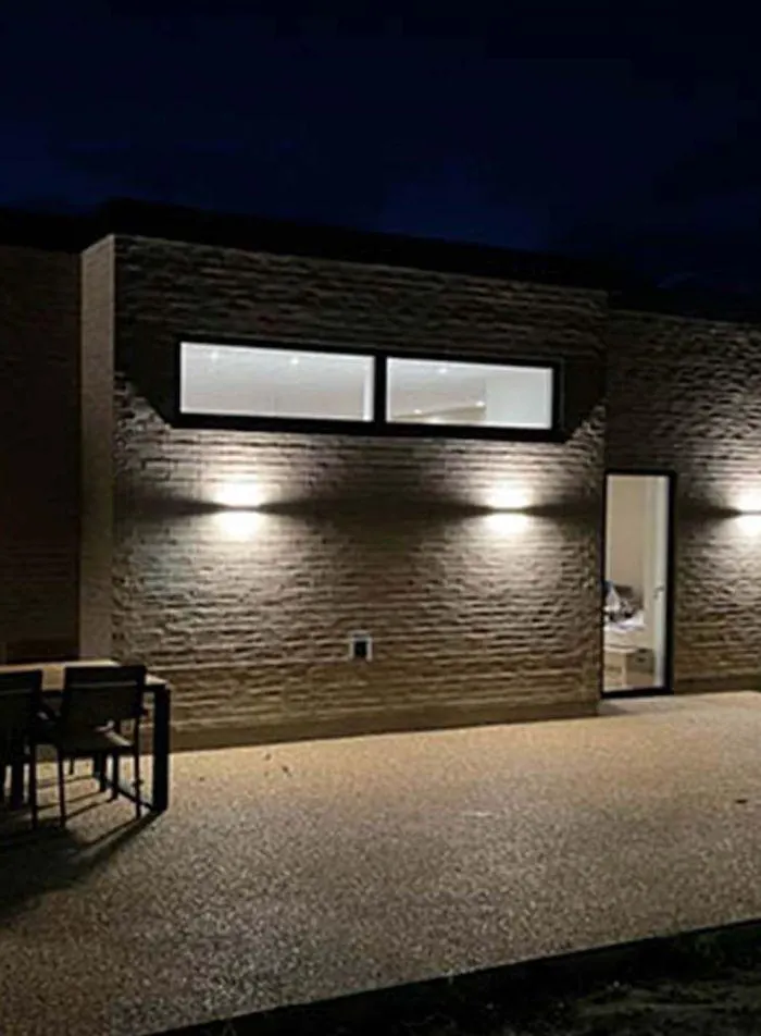 Brick utelampe vegg opp/ned - sort