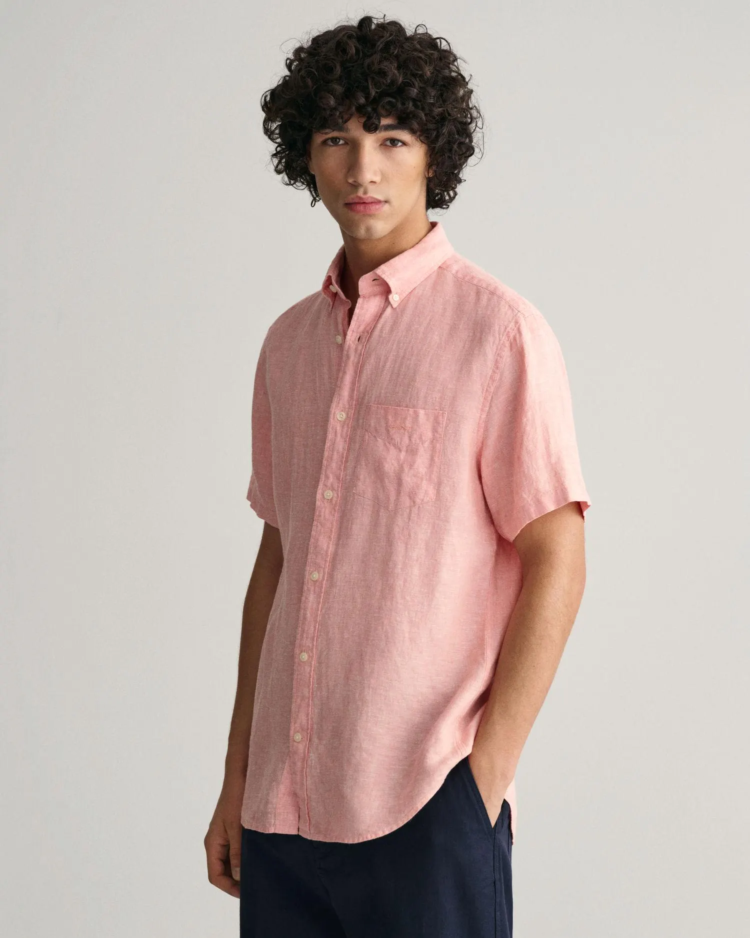 Kortermet skjorte i lin med regular fit