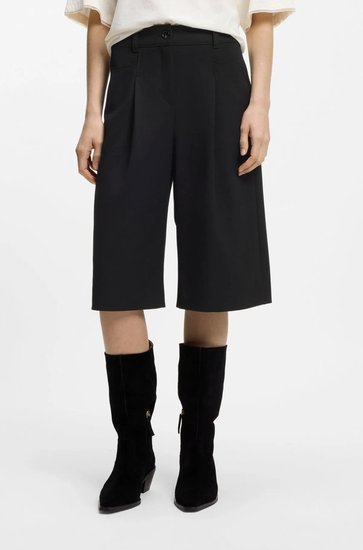 Regular-fit Bermuda trousers with flared leg