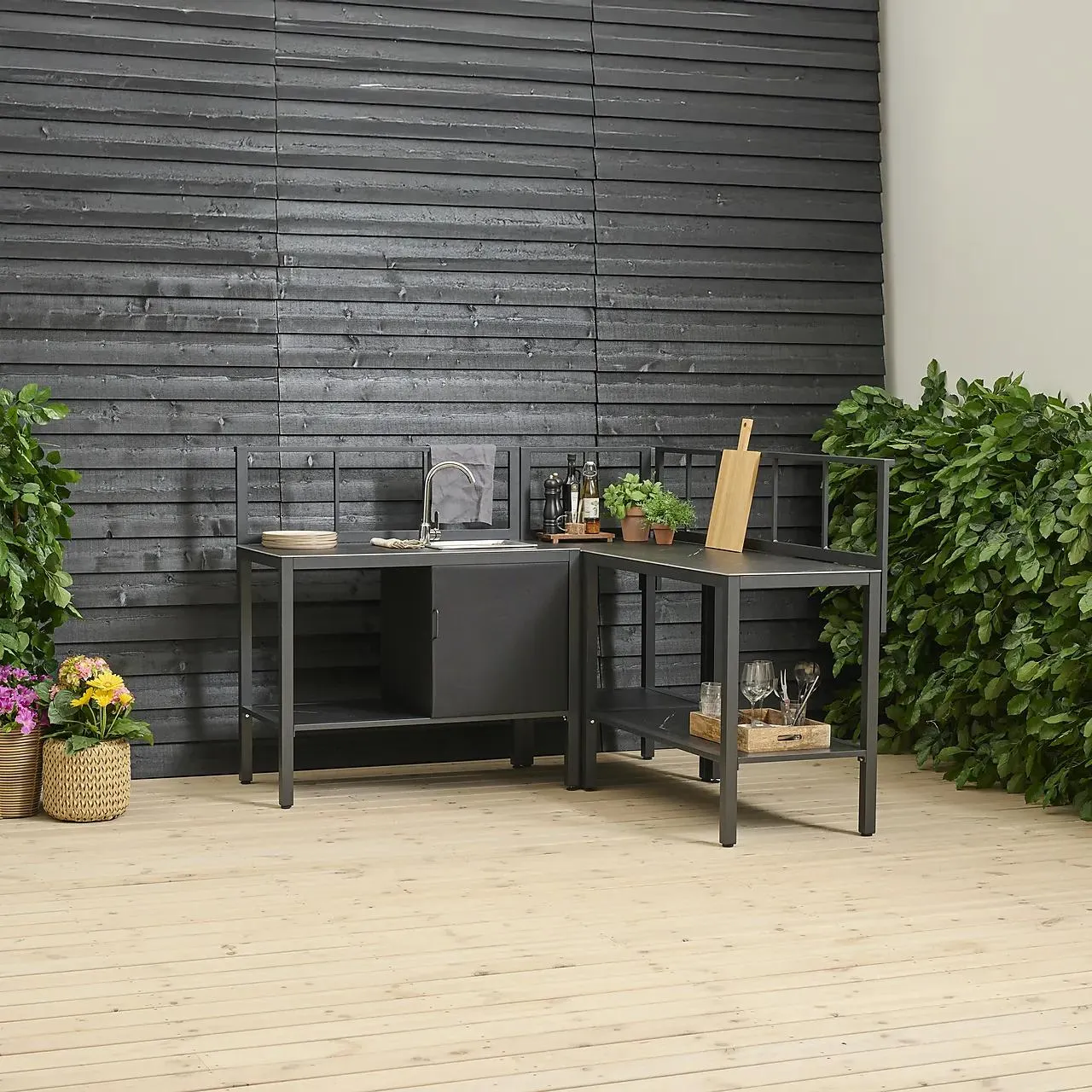 Utekjøkken hjørnemodul aluminium sort