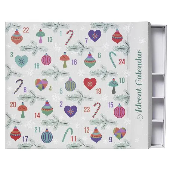 Tom adventskalender som gir en festlig julestemning, 38×38×5,5 cm