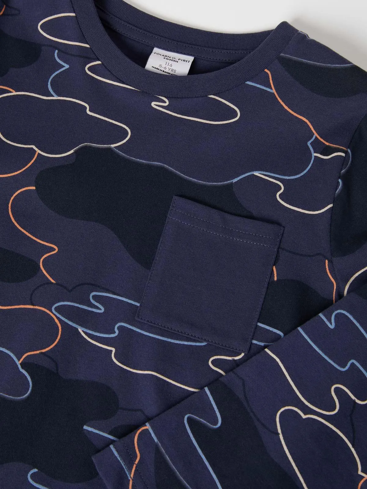 Langermet T-skjorte med brystlomme skyer