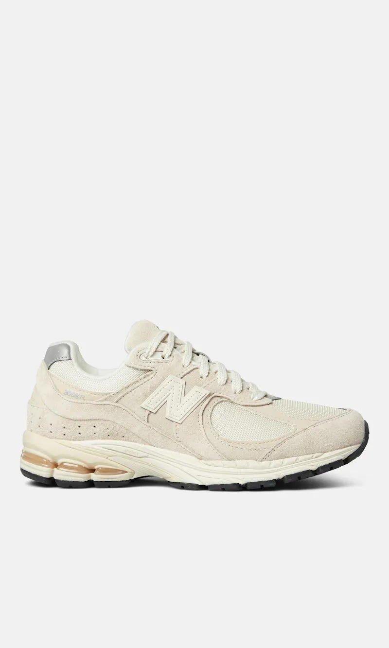 2002R sneakers