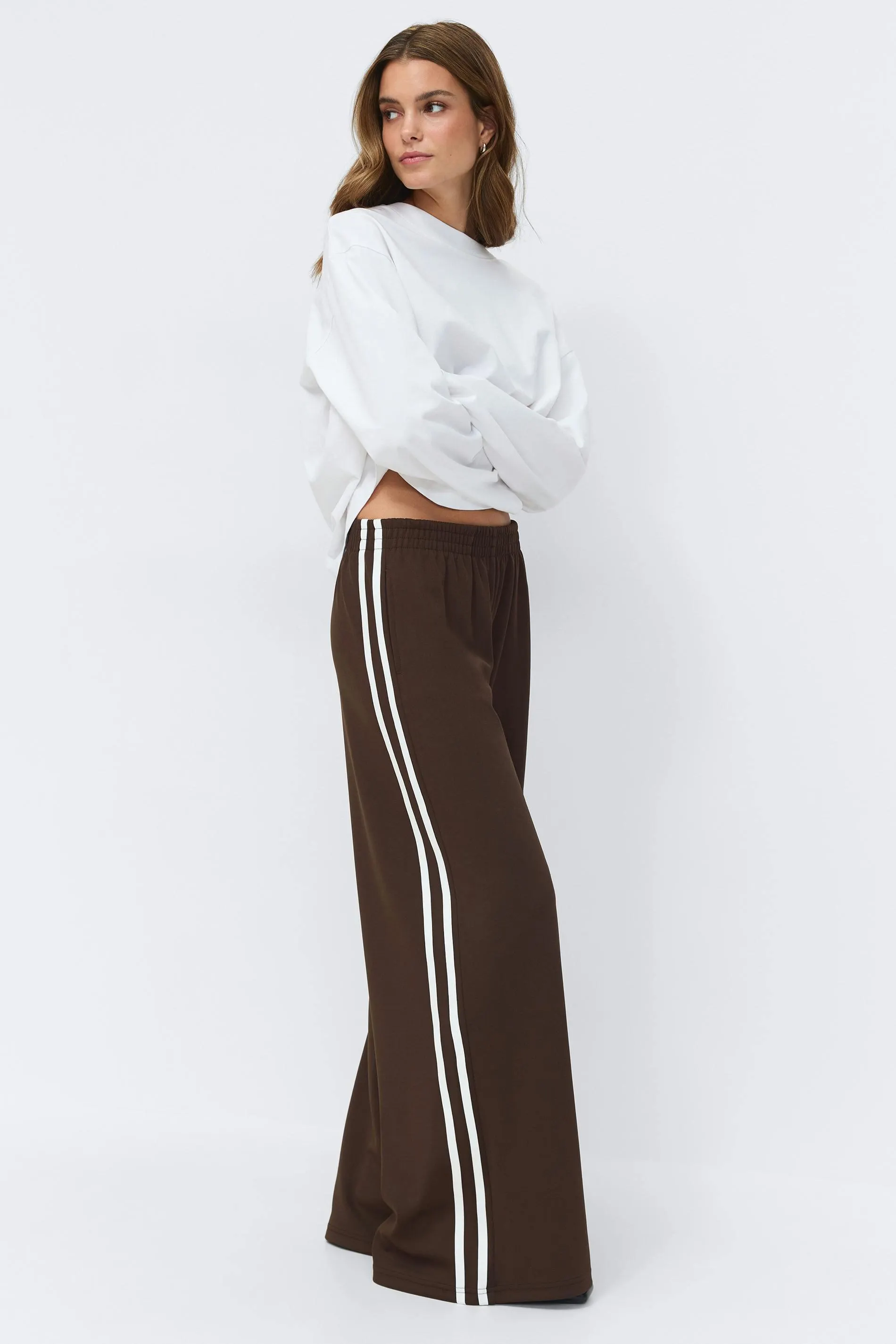 Sporty wide trousers