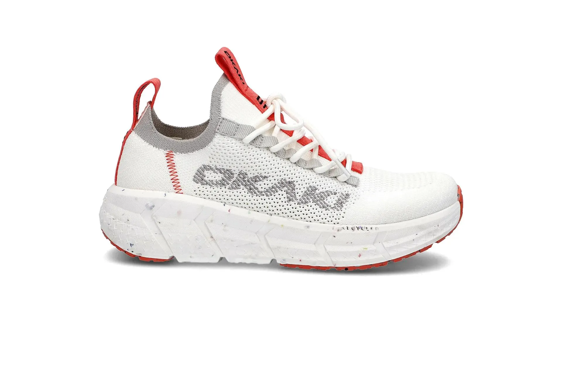 Sneakers i sokkekonstruksjon