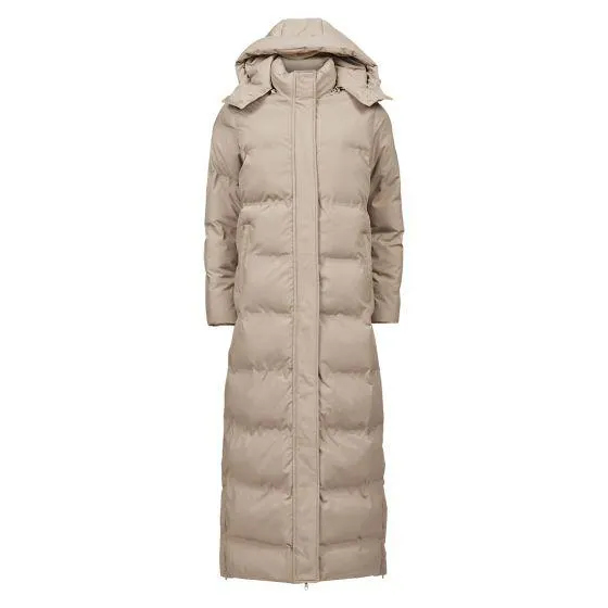 Lang kåpe med hette Trine