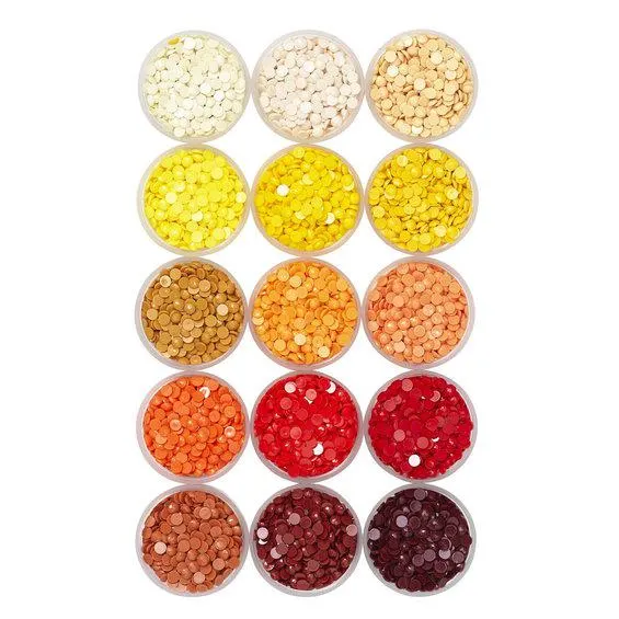 Diamond Painting refill – 15 poser à 5–6 gram med farger i lyse, gule og røde nyanser