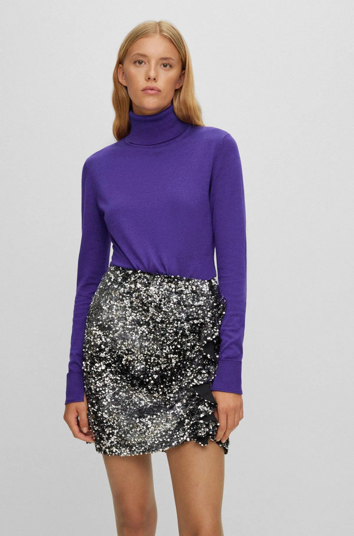 Rollneck sweater in a cotton blend