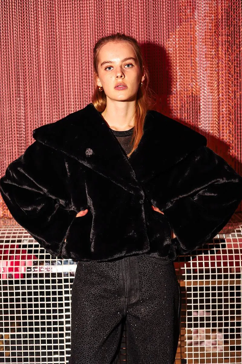 Yoneko IW Short Coat Black