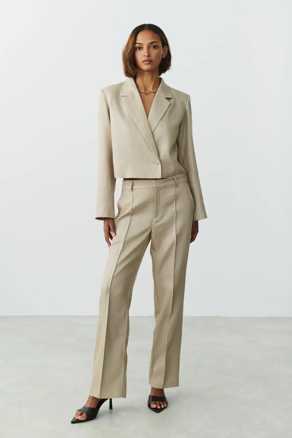 Cropped texture blazer