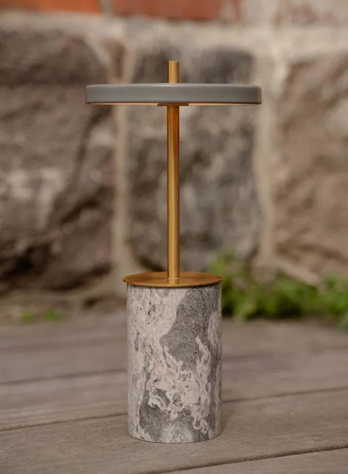 Asteria Move mini oppladbar bordlampe - grå/messing