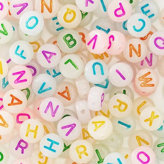 Selvlysende bokstavperler 130 stk.
