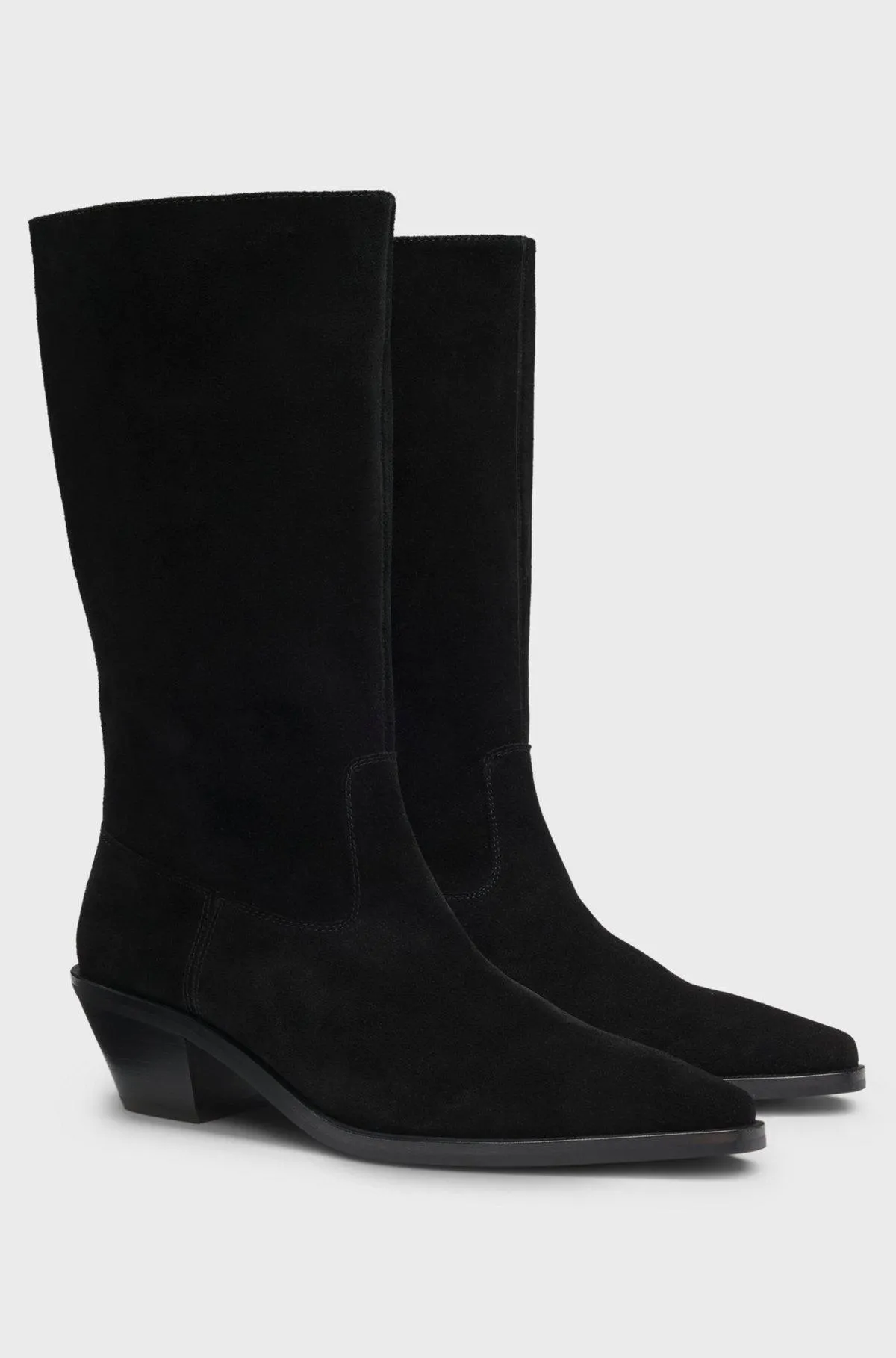 Suede boots with Cuban heel