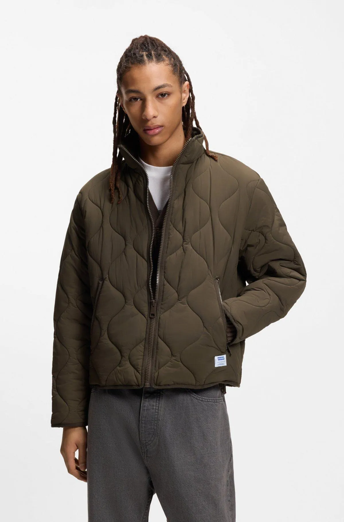 Water-repellent jacket with onion quilting