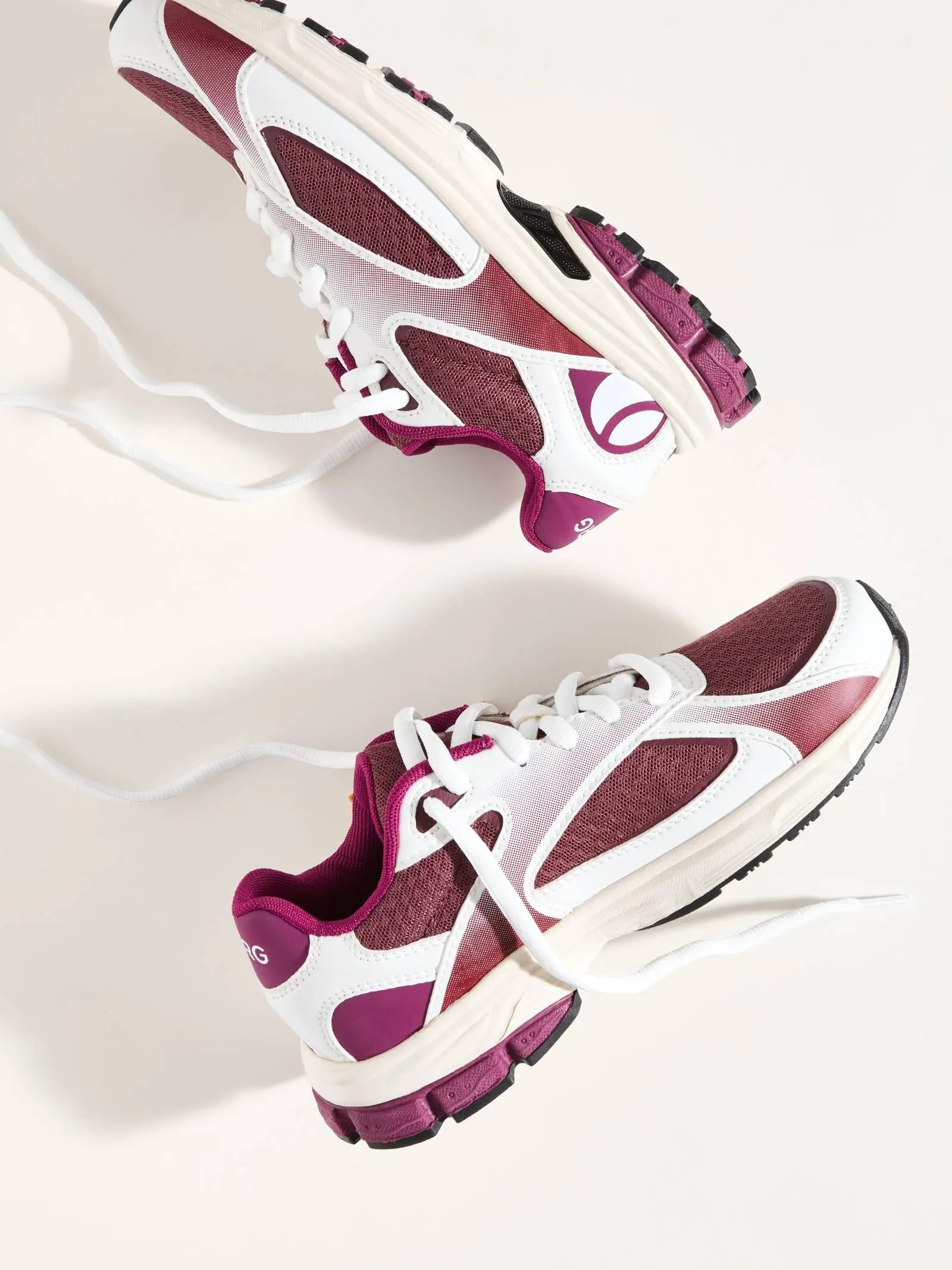 Women's Nova Sneakers