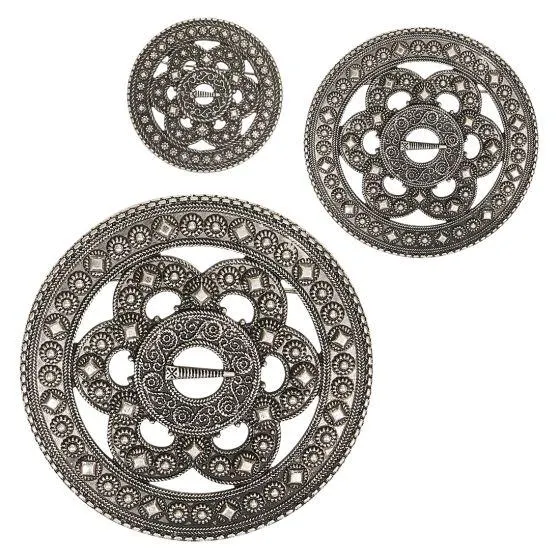 Emilie festdrakt nål