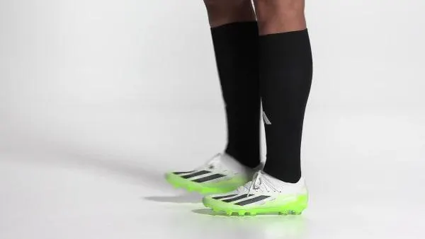 X Crazyfast.1 Artificial Grass Fotballsko