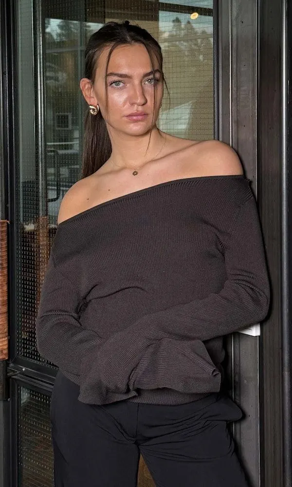 Boatneck strikkegenser