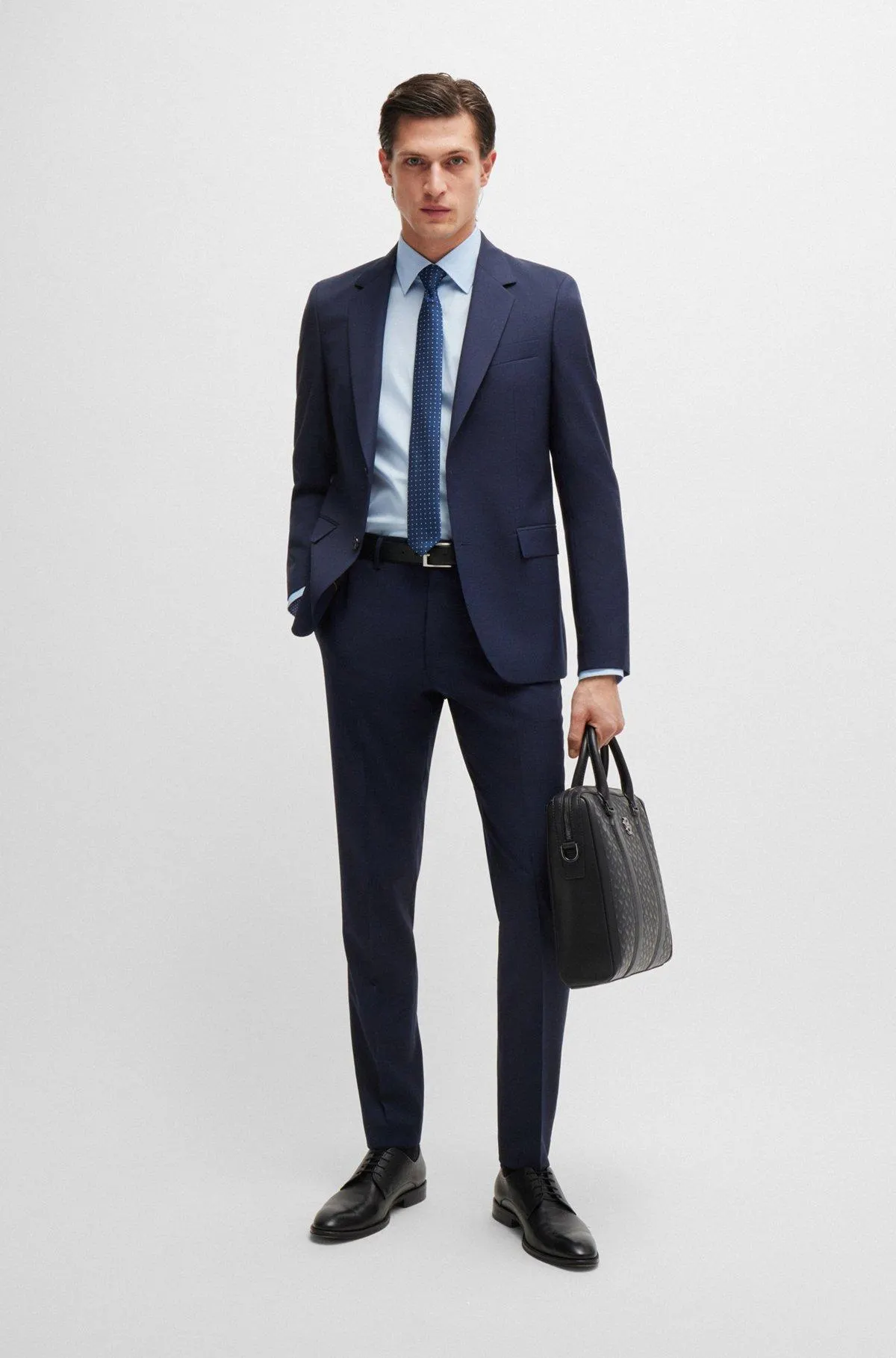 Slim-fit suit in micro-patterned virgin wool