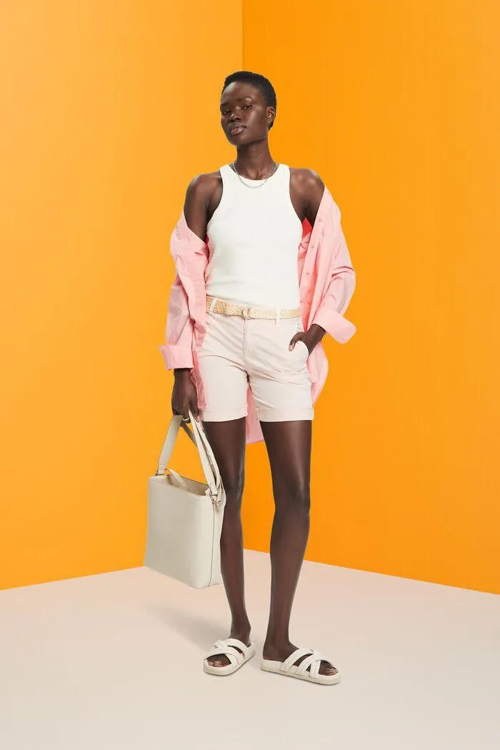 Shorts with braided raffia belt