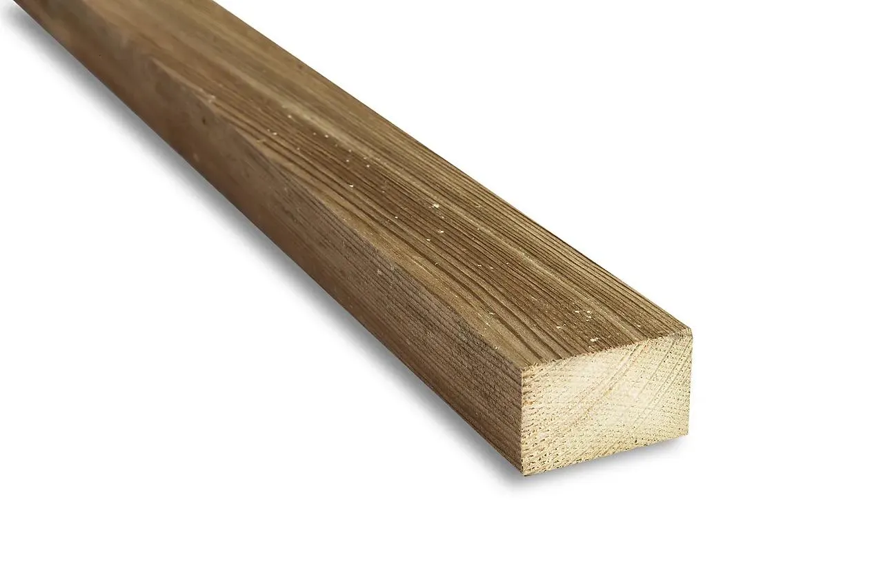 Justert lekt 30x48 mm impregnert furu