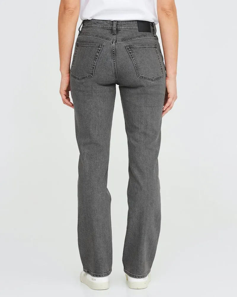 Mid waist straight jeans