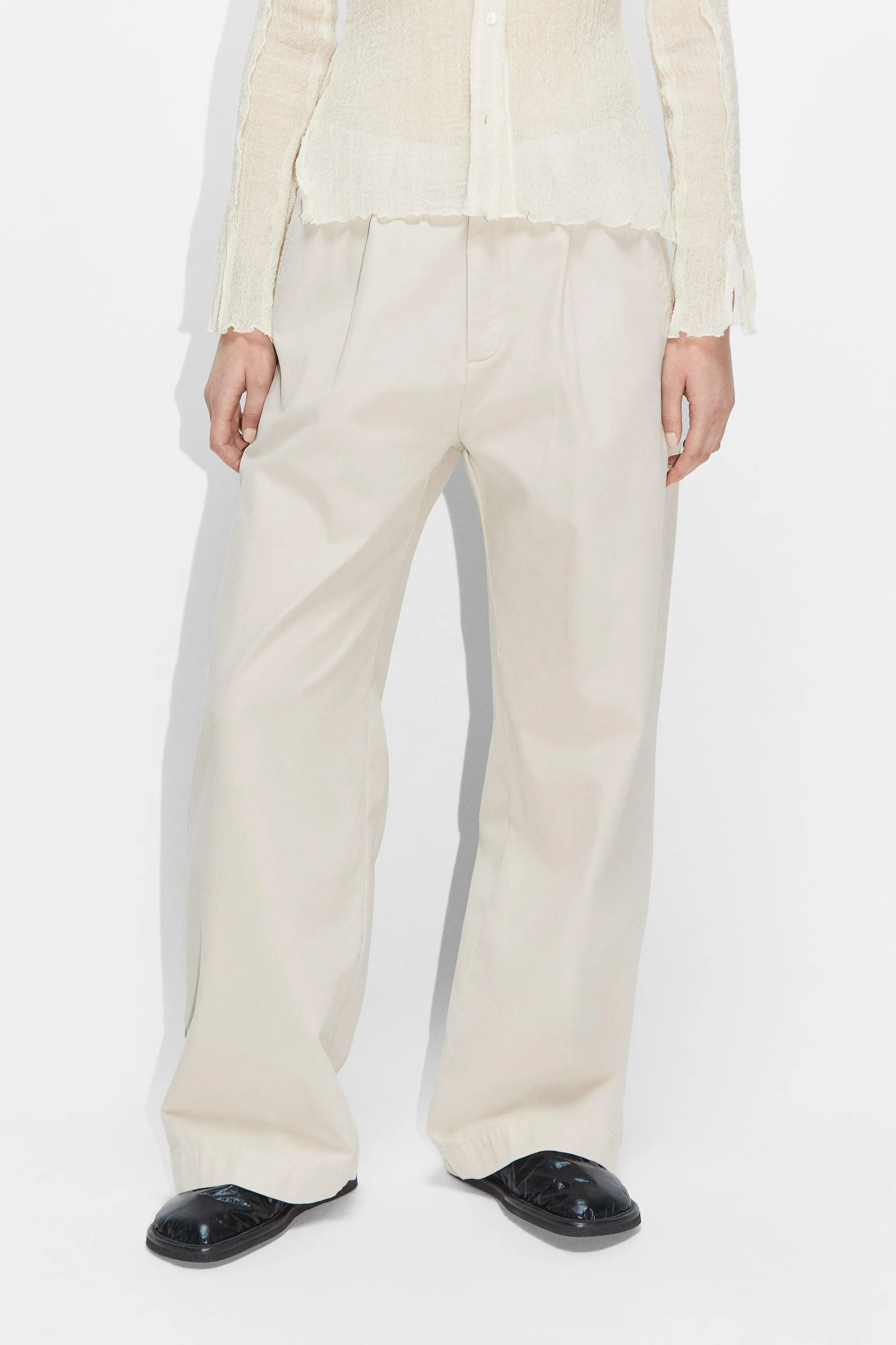 Relaxed Pleated Chinos