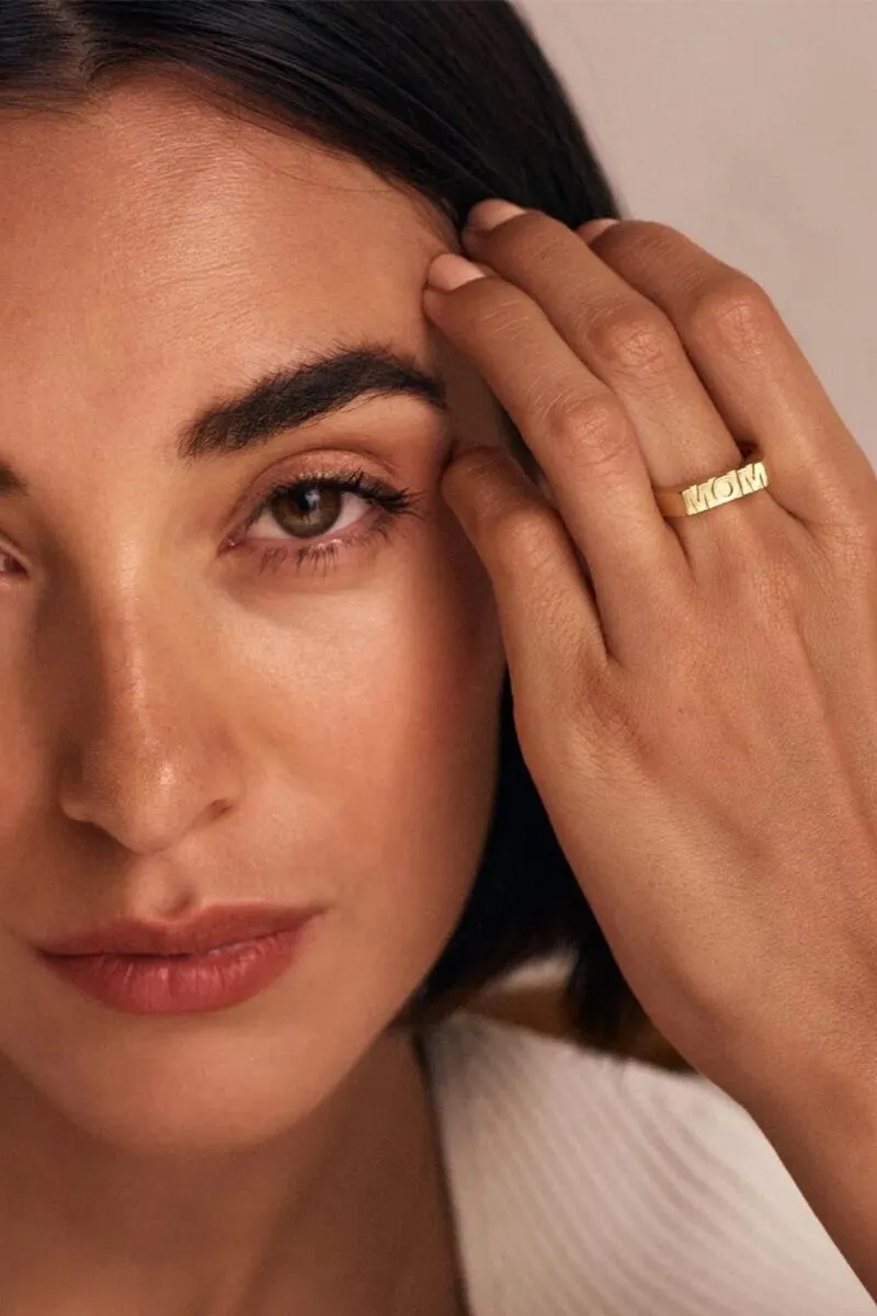 Signet Ring Mom Gold