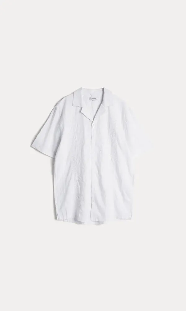 Brodert skjorte i linblanding